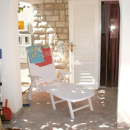 Charming In With Terrace And Garden Vir