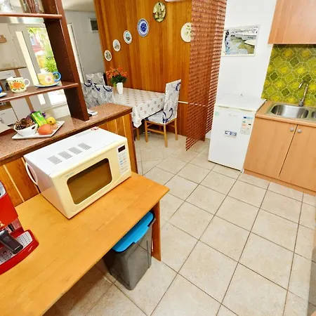 Charming In With Terrace And Garden Apartmán *