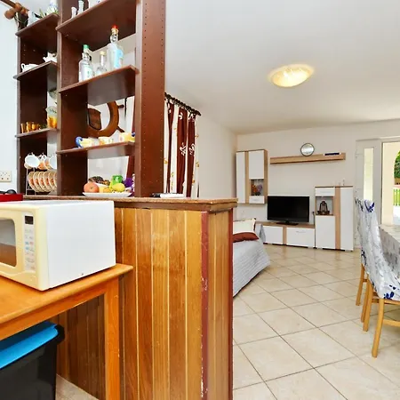 Charming In With Terrace And Garden Apartmán